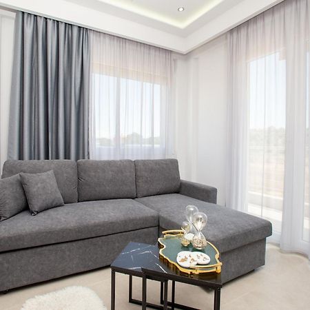 Marane Luxury Suites Nea Moudhania Exteriör bild