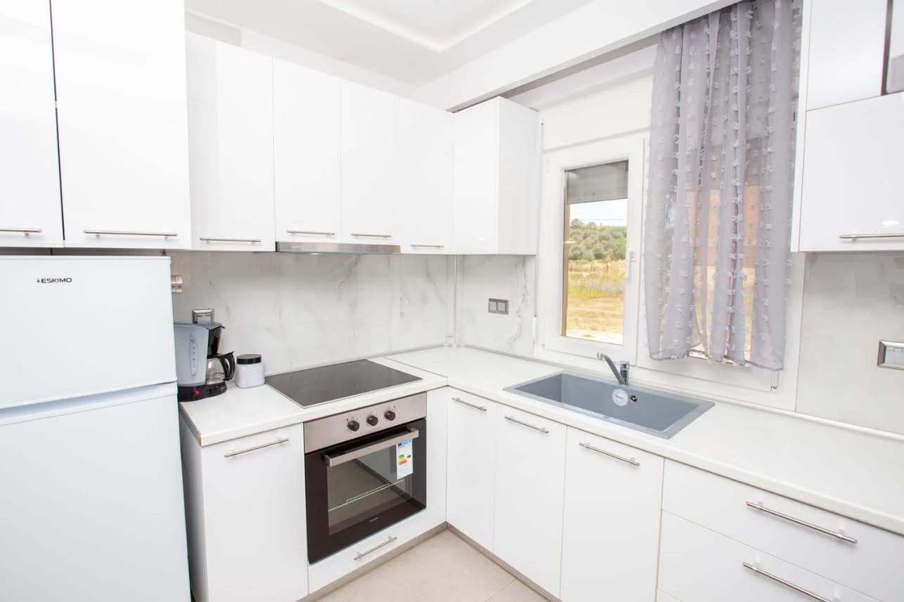 Marane Luxury Suites Nea Moudhania Exteriör bild